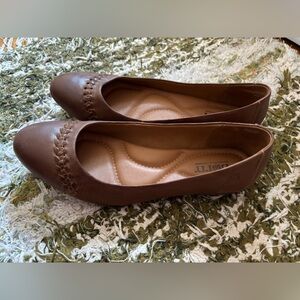 Born Tan Leather Loafers